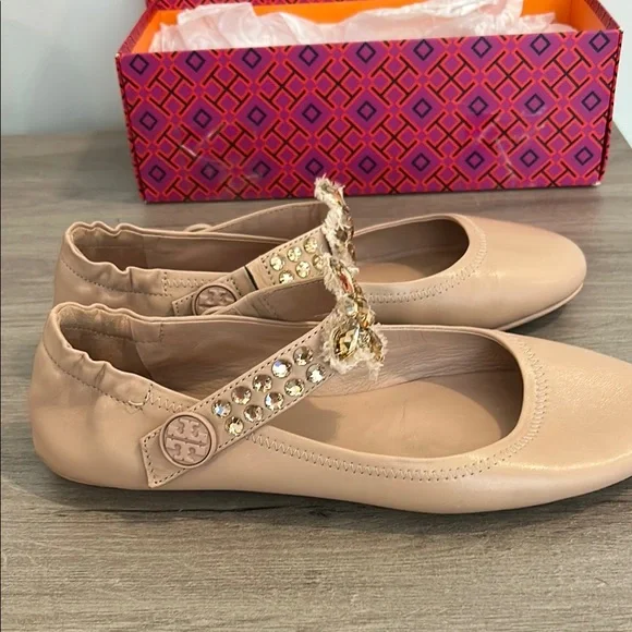 Tory Burch Tan Flats Elegant and Versatile - Picture 5 of 6
